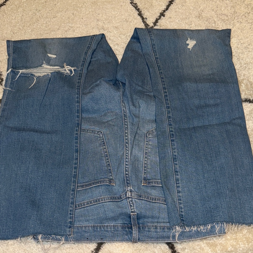 GAP tall Blue Distressed Jeans - Picture 2 of 3